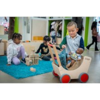 Wandelwagen | Educo | Rollenspelaccessoire | Pop | UK.