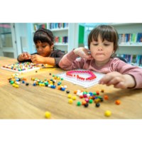 Plaats de kraal - vierkant raster | Educo | Spelkist | KRALO.