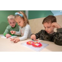 Plaats de kraal - vierkant raster | Educo | Spelkist | KRALO.