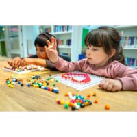 Plaats de kraal - vierkant raster | Educo | Spelkist | KRALO.