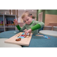 Aankleden - meisje | Educo | Lagenpuzzel | 24 puzzelstukken | BINNENSTEBUITEN.