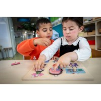 Inhoud | Educo | Inlegpuzzel | 8 puzzelstukken | VERRASSING.