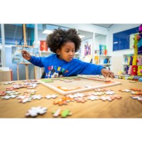 Giraffe - samen in het wild | Educo | Legpuzzel | 121 puzzelstukken | DIERENVRIEND.