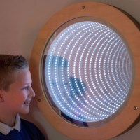 Lichtgevende oneindige spiegel