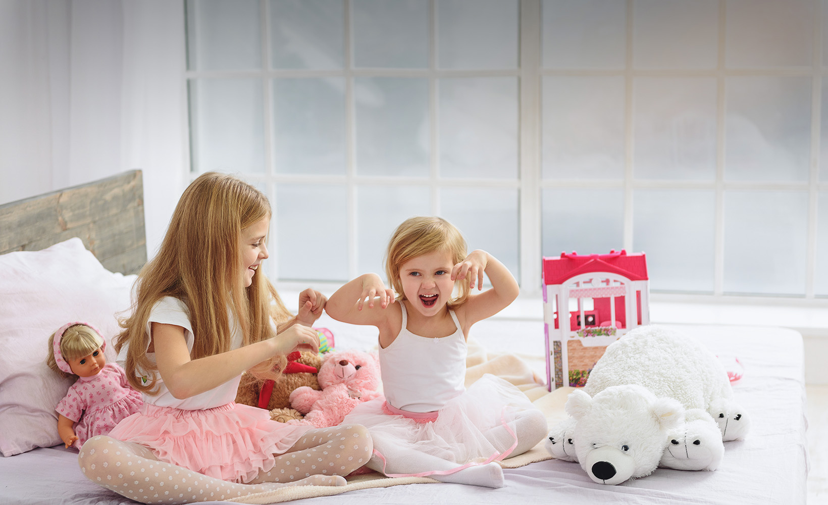 meisjes fantasiespel poppen en knuffels