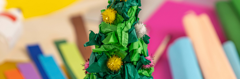 Knutselidee: kegel kerstboom van crêpepapier